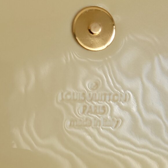 Louis Vuitton Sobe Champaigne Vernis  Patent Leather Clutch - Picture 13 of 13